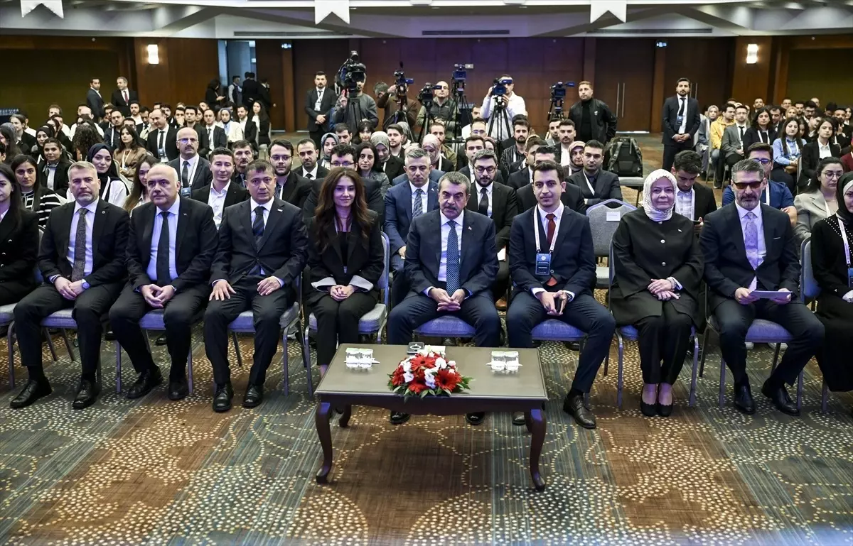 Bakan Tekin, '2024 YLSY Bursiyerleri Vizyon ve Farkındalık Eğitimi Programı'nda konuştu Açıklaması