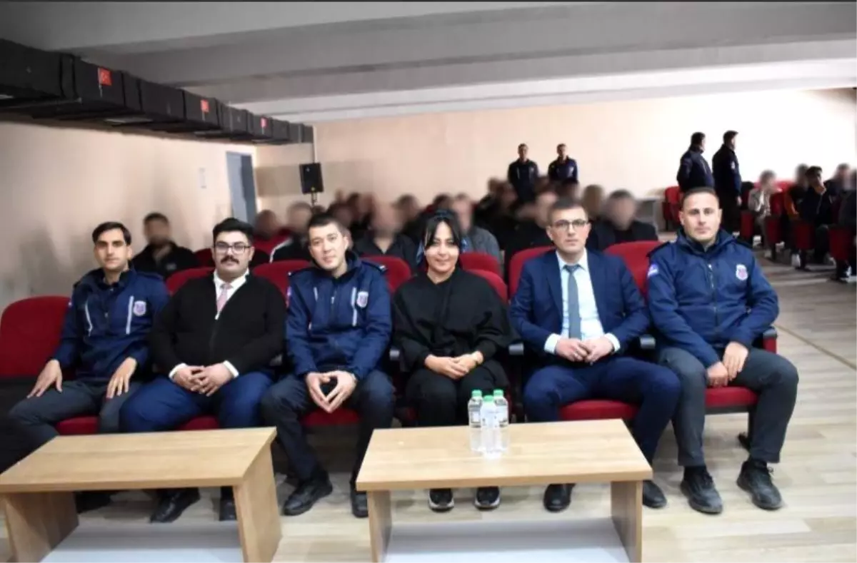 Ağrı'daki Cezaevinde Türk Tiyatrosu ile Moral Dolu Etkinlik