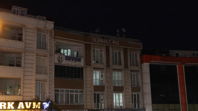 Kiracıdan akılalmaz tuzak! Banyoda saklandı, ev sahibine kabus yaşattı 3 esenyurt ta eski kiraci ev sahibini bicakla 19208711 21 m