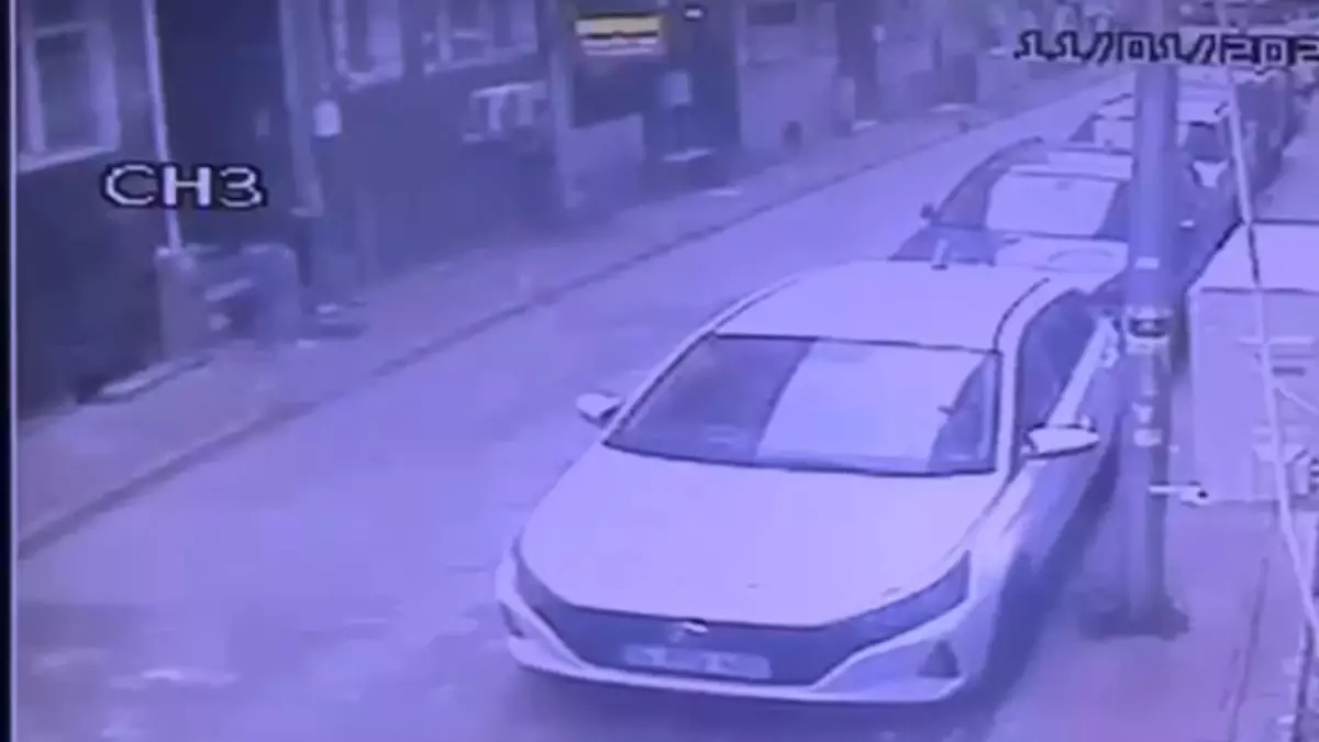 Fatih'te Epilepsi Hastası Gencin Telefonu Çalındı