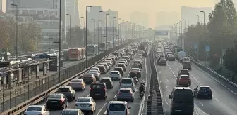 İstanbul'da haftanın ilk iş gününde trafik yoğunluğu yaşanıyor
