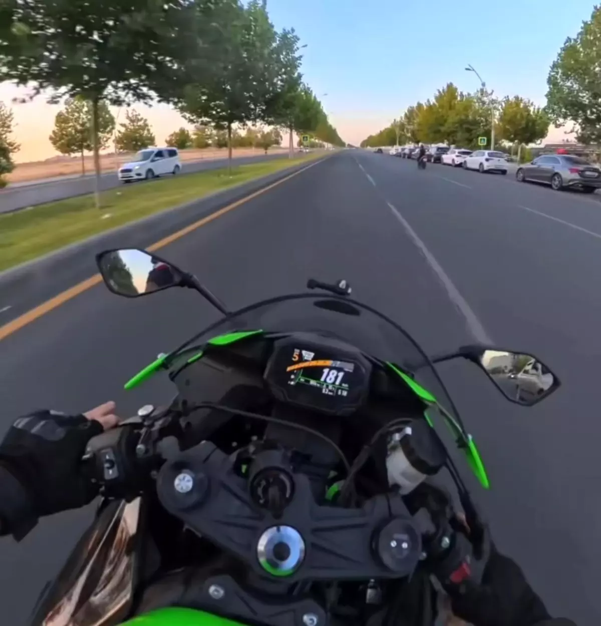 Diyarbakır'da Motosiklet Sürücüsü 181 Km Hız Yaptı