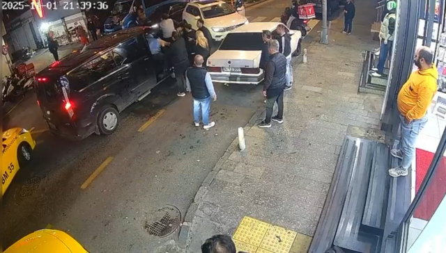 trafikte kavga eden fenomen kursunlarin hedefi 19212966 3841 m