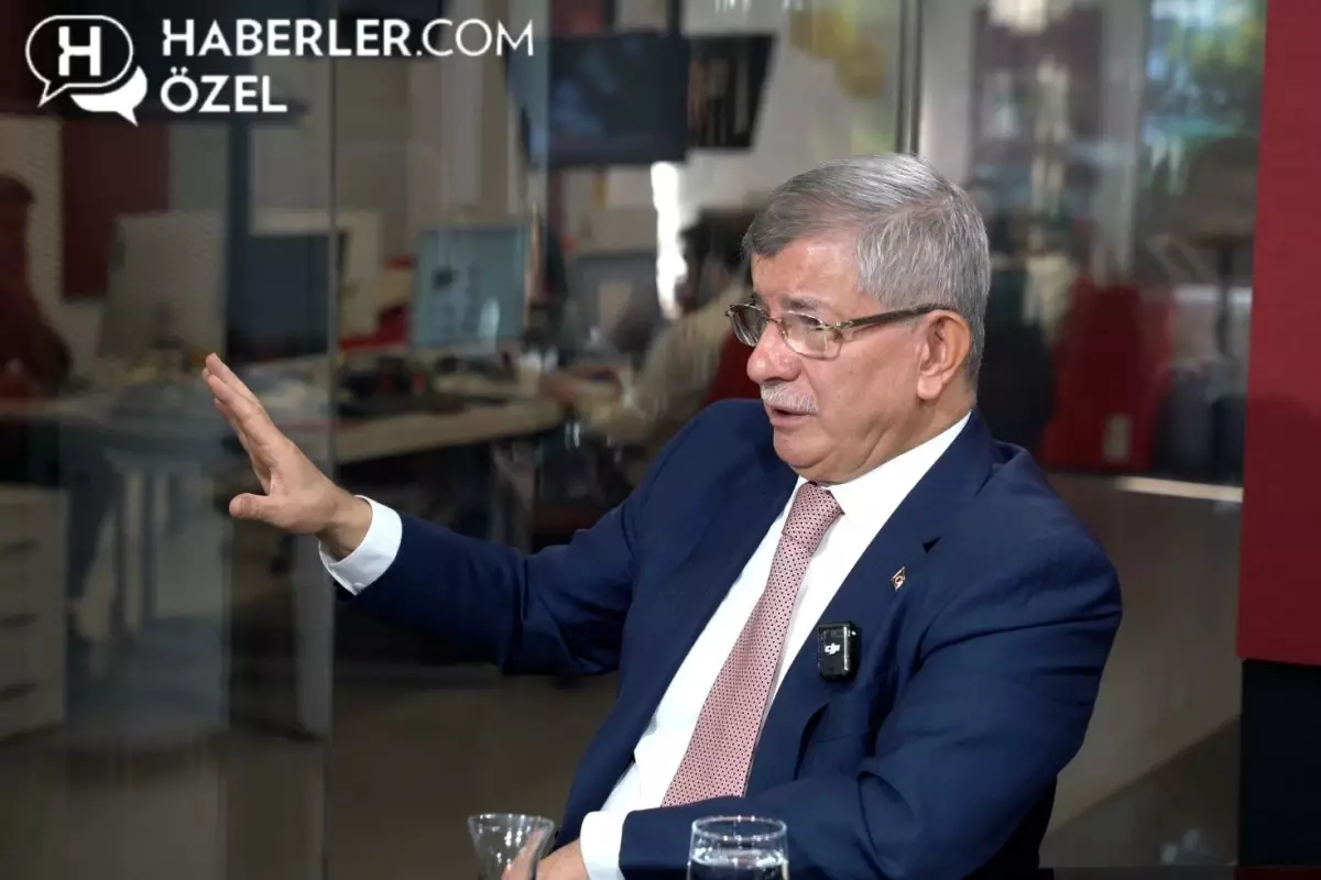 Ümit Özdağ'ın o sözleri Ahmet Davutoğlu'nu küplere bindirdi: Utanmazsın