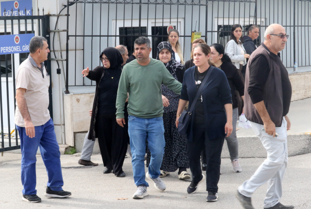 yolda yuruyen kisiyi bicaklayarak oldurdu 19213409 8857 m