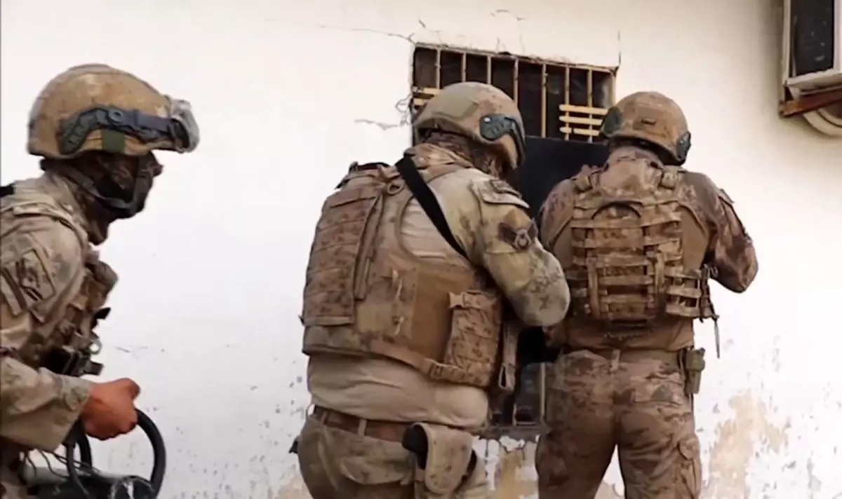 7 İlde 8 Ayrı Suç Örgütüne Operasyon: 64 Şüpheli Yakalandı