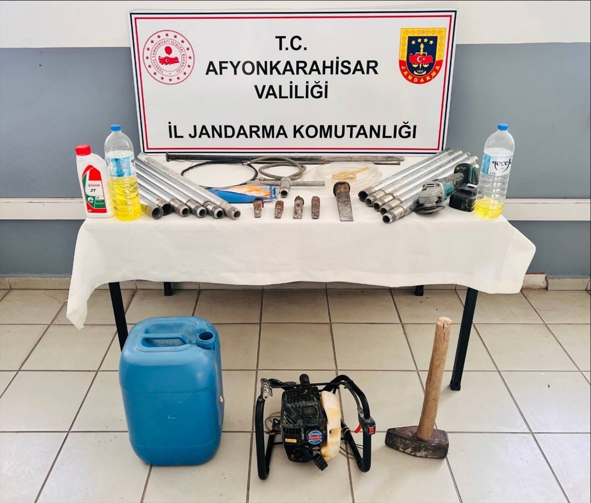 Kaçak Kazı Yapan 7 Şüpheli Suçüstü Yakalandı