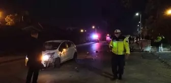 Manavgat'ta Motosiklet ve Otomobil Çarpıştı, 2 Yaralı