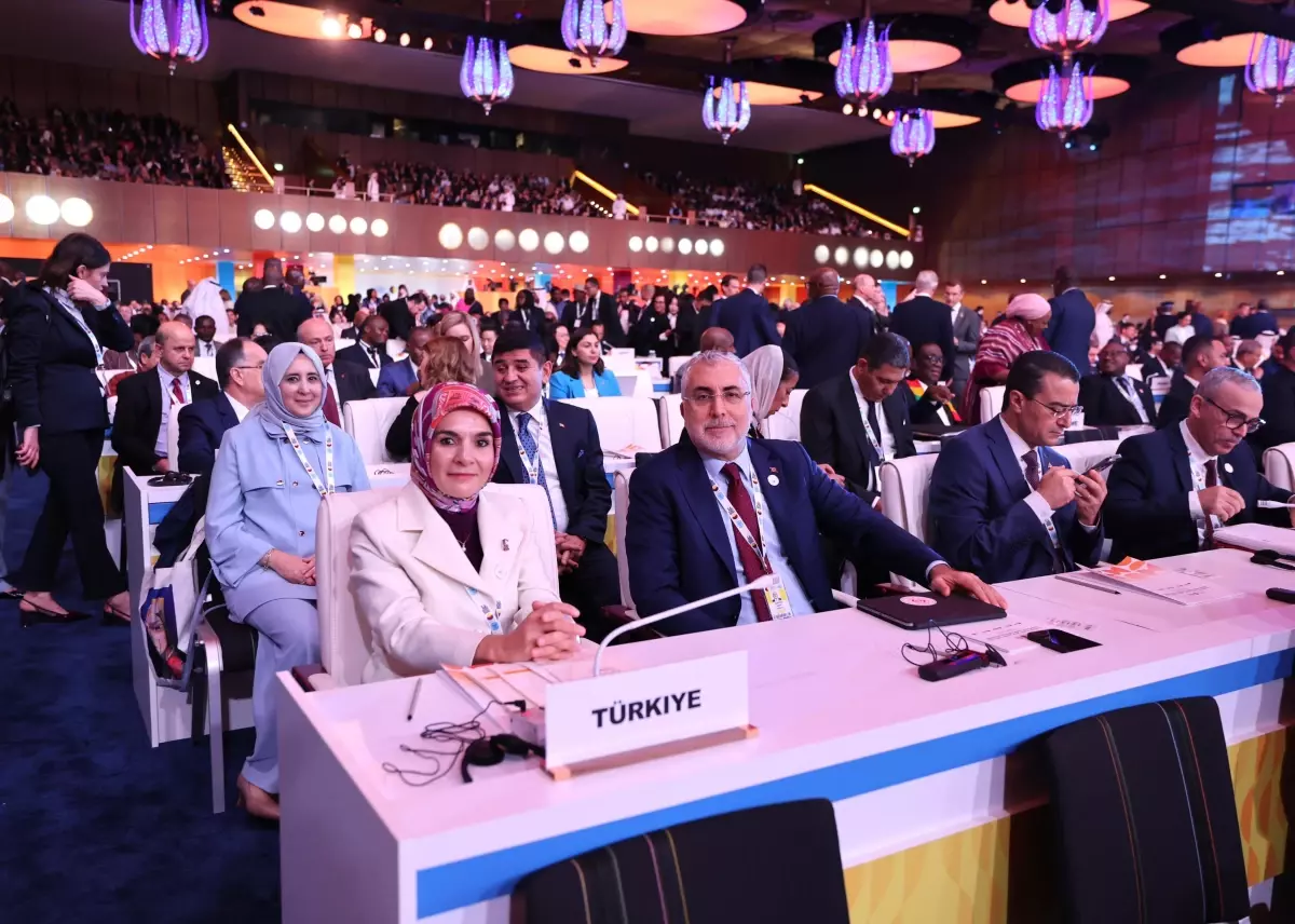 Ministra Göktaş in Işıkhan na svetovnem vrhu o socialnem razvoju v Dohi
