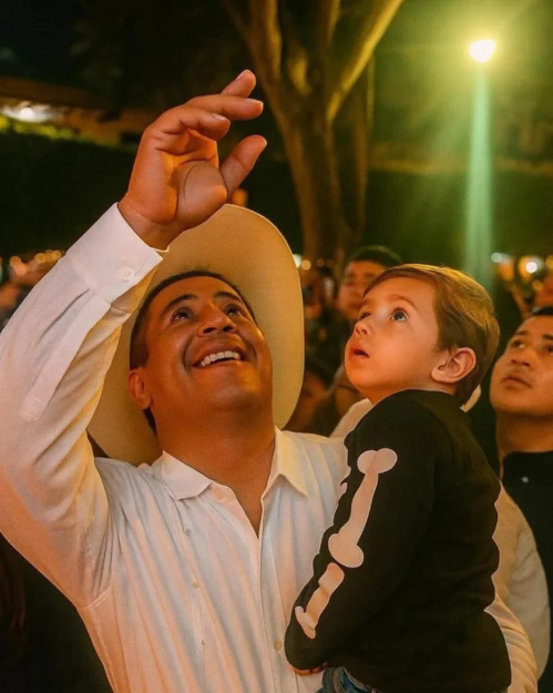 Belediye Başkanı, festivalde konuştuğu sırada vurularak öldürüldü 5 belediye baskani festivalde konustugu sirada 19217969 4196 m