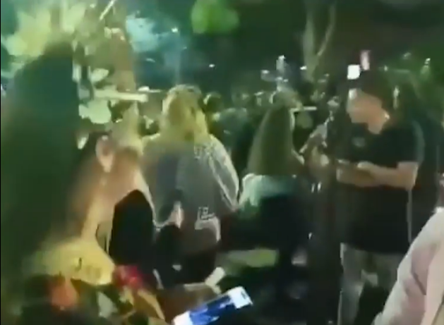 Belediye Başkanı, festivalde konuştuğu sırada vurularak öldürüldü 4 belediye baskani festivalde konustugu sirada 19217969 4211 m