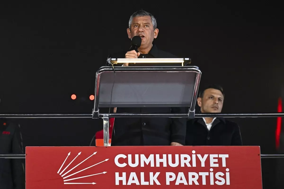 CHP Lideri Özgür Özel Ümraniye'de Miting Düzenledi