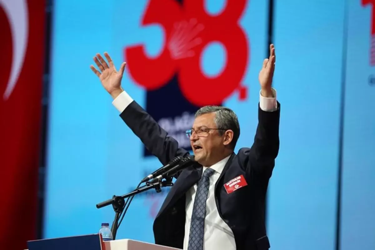 CHP'nin şaibeli kurultay davası ertelendi