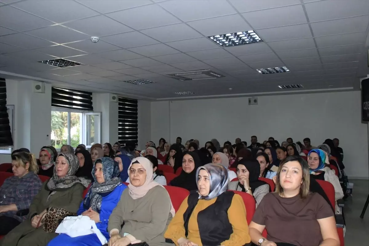 Cizre'de Ailelere Yönelik Narkotik Semineri Düzenlendi