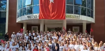 Cumhuriyet'in 102. Yılı Sarı Zeybek ile Kutlandı