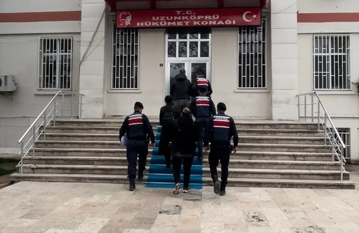 Edirne'de 3 FETÖ Üyesi Yurt Dışına Kaçmaya Çalışırken Yakalandı