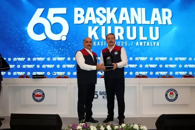 Eğitim-Bir-Sen Adana Şubesi Başarılarıyla Ödüllendirildi