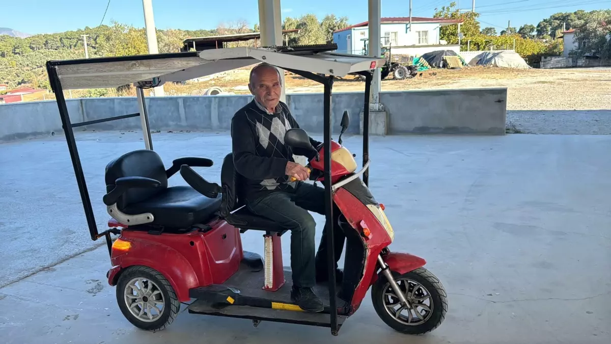 Emekli İşçi, Güneş Enerjisiyle Çalışan Akülü Bisiklet Geliştirdi