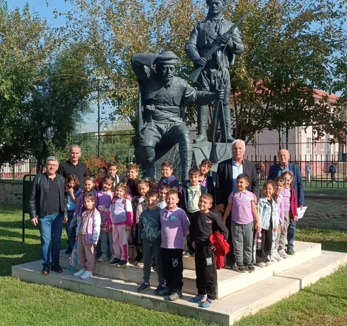 Yılmazköy İlkokulu Öğrencileri, Yörük Ali Efe'nin Müze Evini Ziyaret Etti