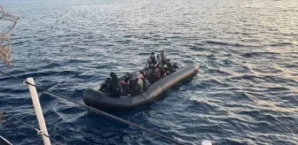 İzmir Açıklarında 90 Düzensiz Göçmen Yakalandı