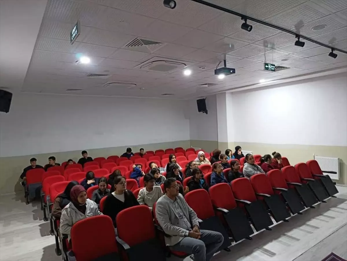 Elazığ'da Öğrenciler Kızılay Haftası'nı Kutladı