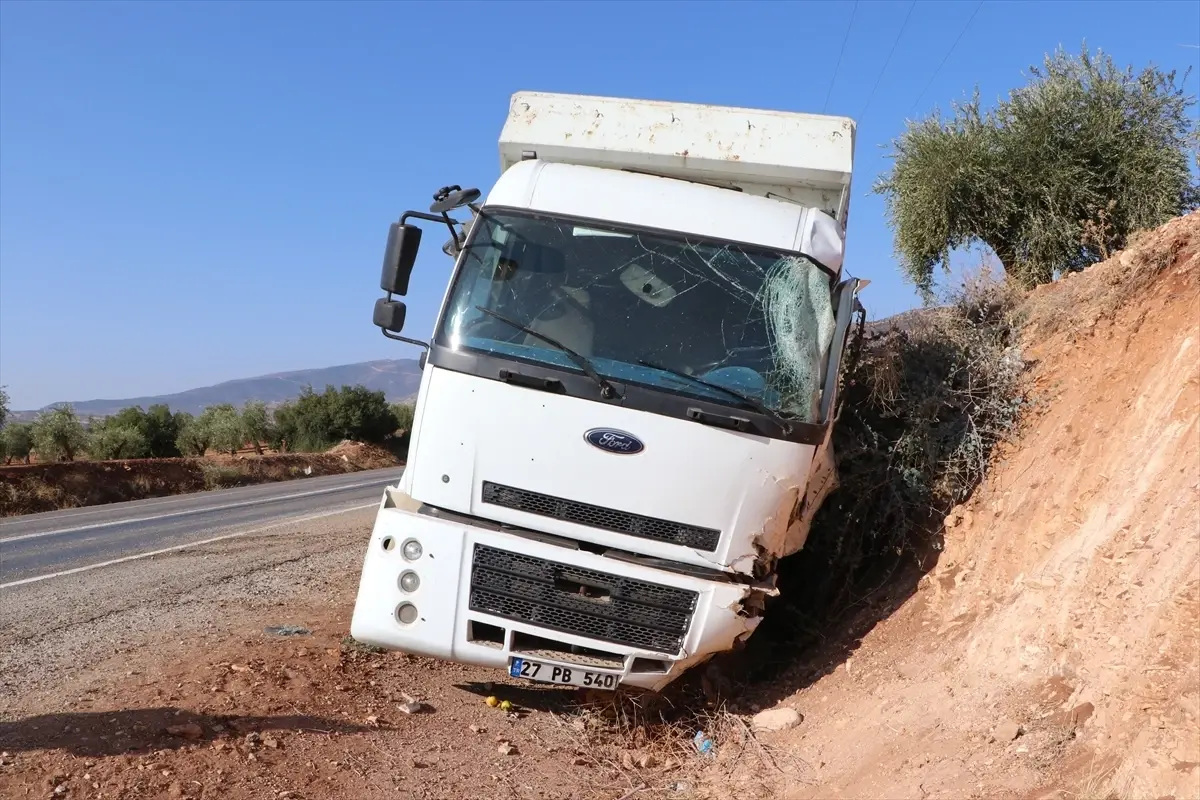 Kilis'te Zincirleme Trafik Kazası: Maddi Hasar Oluştu