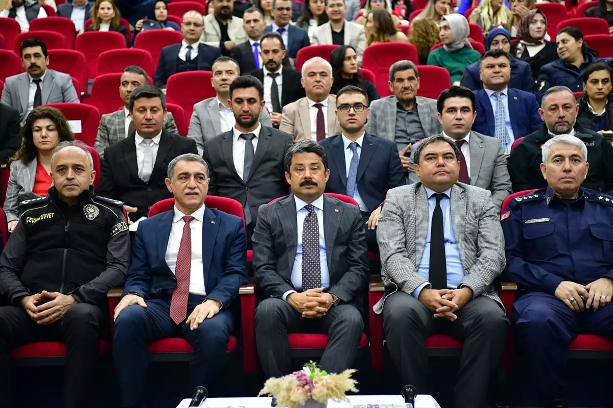 Kırşehir'de Çocuğun Üstün Yararı Çalıştayı Başladı