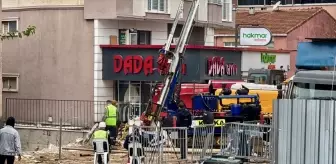 Kocaeli'de Çöken Apartmanda Enkaz Kaldırma Çalışmaları Devam Ediyor