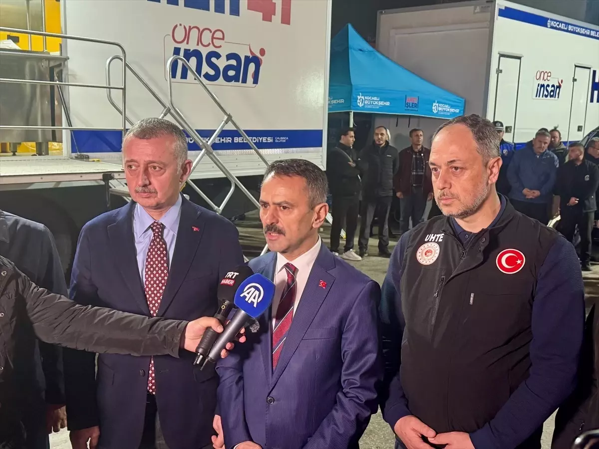 Kocaeli Valisi, Çöken Apartman Bölgesinde Yol Haritası Açıklayacak