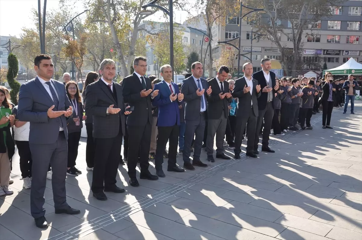 Kütahya'da Öğrenciler Gazze İçin Kermes Düzenledi