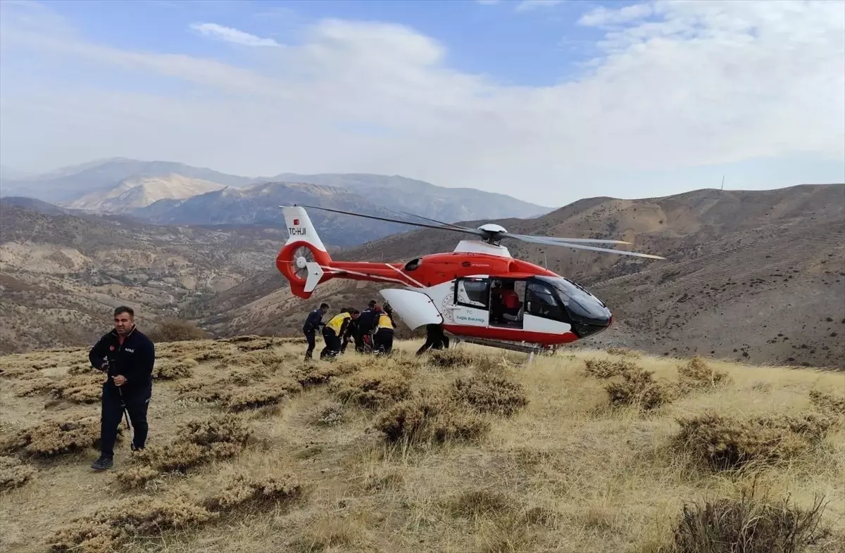 Uçurumdan Düşen Kişi Ambulans Helikopterle Hastaneye Ulaştırıldı
