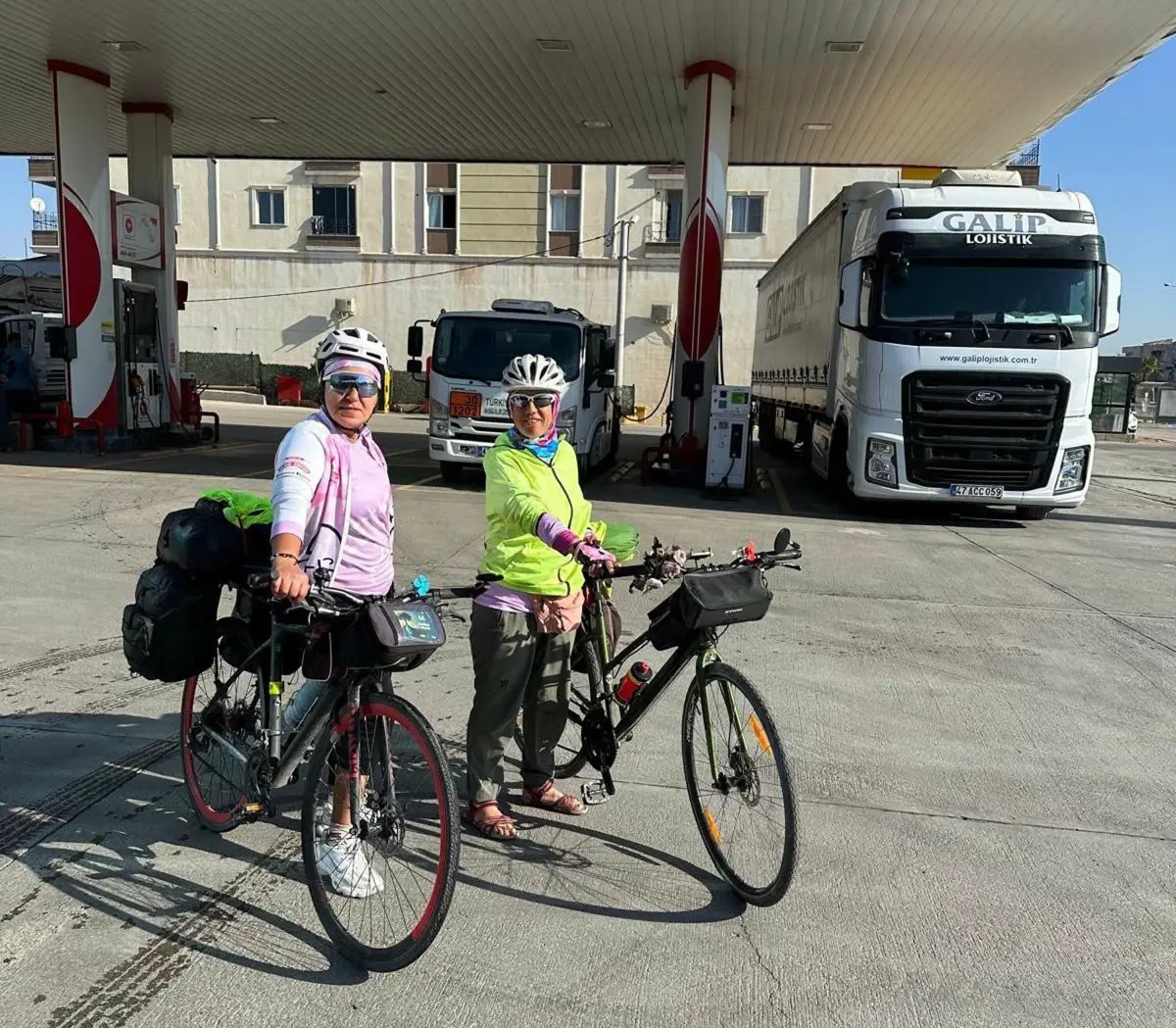 Meme Kanseri Farkındalığı İçin Bisikletle Türkiye Turu