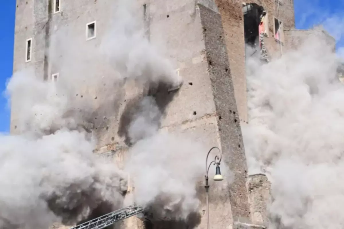 Roma dönemine ait kale tadilat sırasında çöktü! Bir işçi hayatını kaybetti