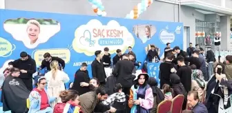 Sultangazi Belediyesi'nden Özel Gereksinimlilere Saç Kesim Etkinliği