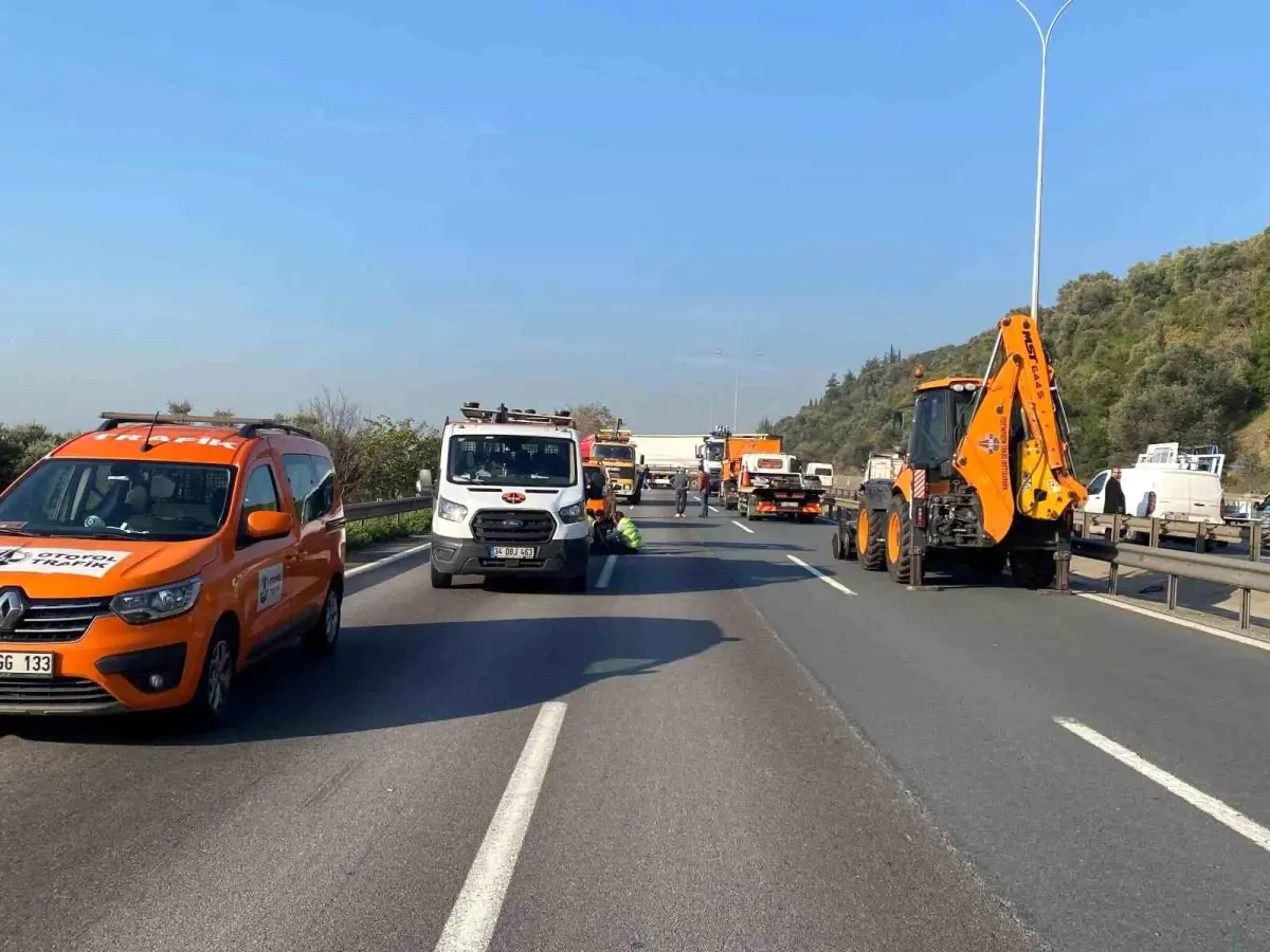 Kocaeli'de TEM Otoyolu'nda Tır Kazası: Trafik Uzun Süre Kapandı