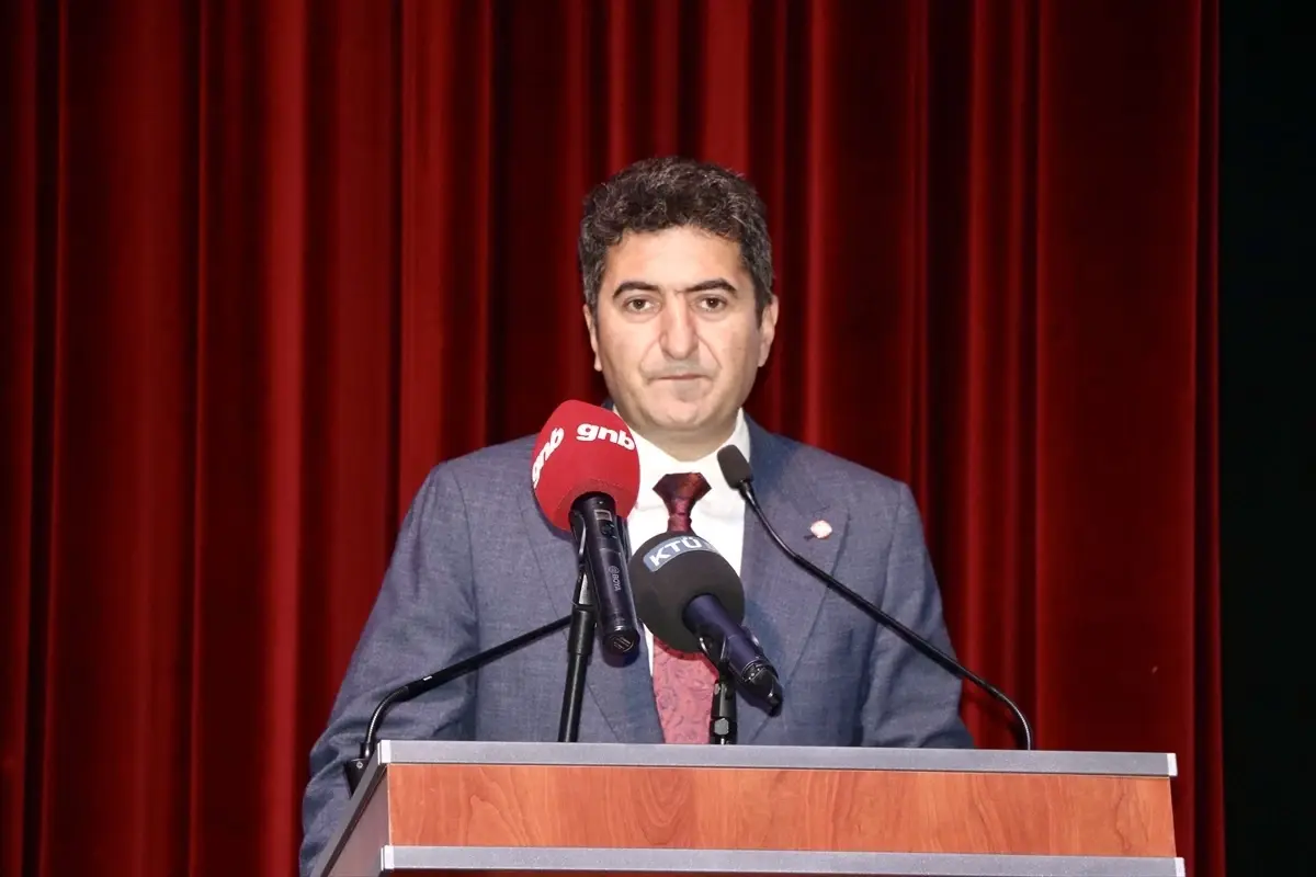 KTÜ'de İnsan Kaynakları Kariyer Kongresi ve Fuarı Başladı