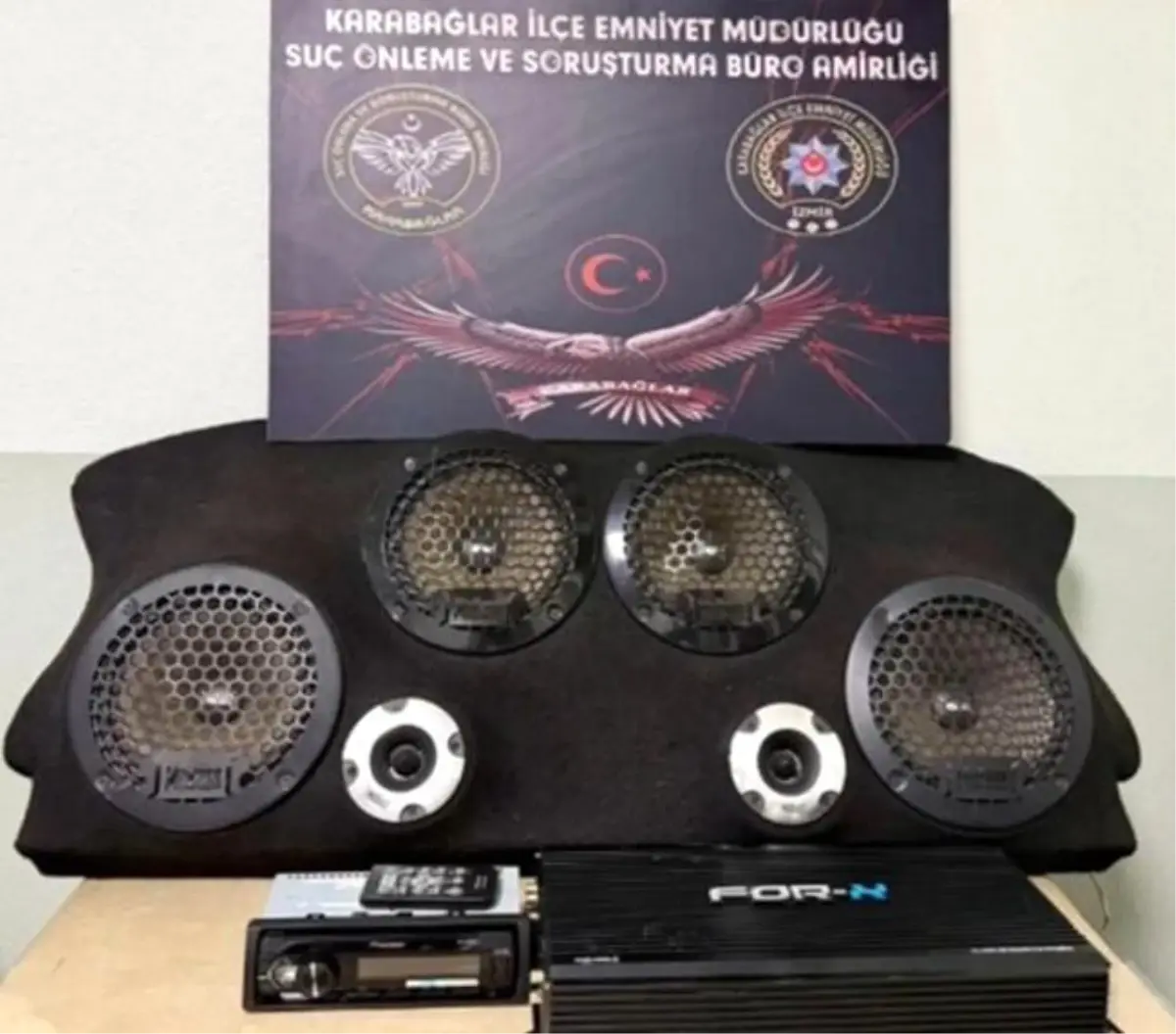 Karabağlar'da Hırsızlık Yapan İki Şahıs Yakalandı