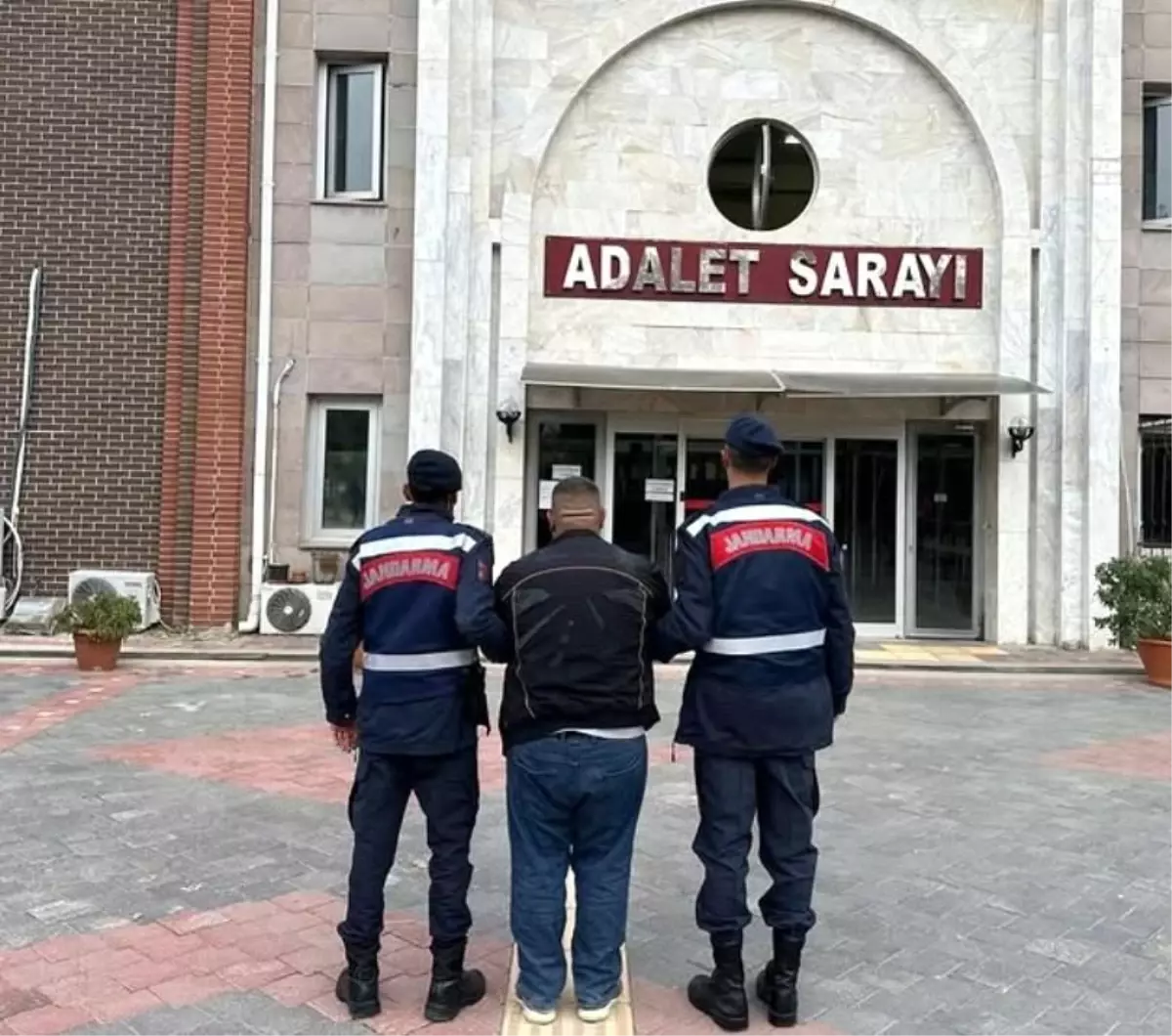 Isparta'da Uyuşturucu Ticareti Suçundan Aranan Şahıs Yakalandı