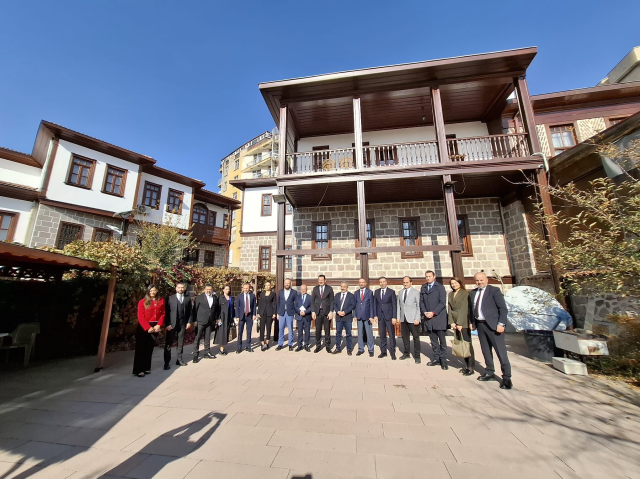 ak parti genel baskan yardimcisi yavuz dan 19221833 5851 m