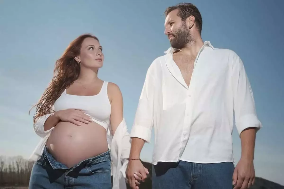 Annelik heyecanı yaşayan Başak Gümülcinelioğlu'ndan ilk paylaşım!