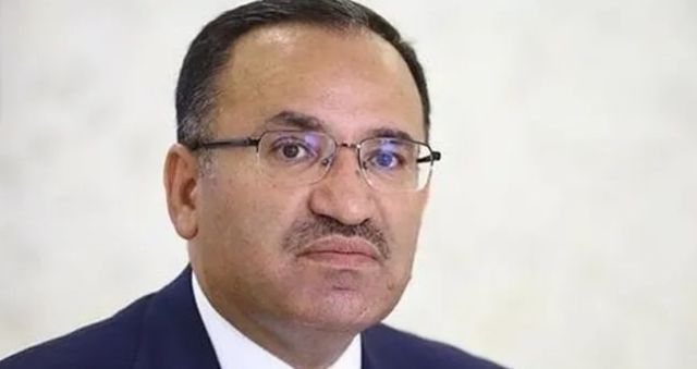 Bekir Bozdağ kimdir? Bekir Bozdağ kaç yaşında, nereli, siyasi kariyeri? Bekir Bozdağ kimdir? Bekir Bozdağ kaç yaşında, nereli, siyasi kariyeri?