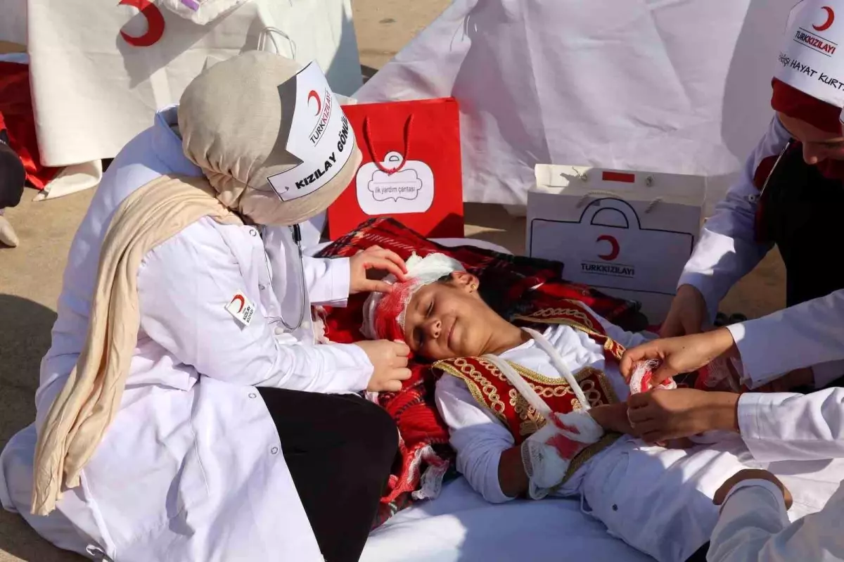 Mersin'de Kızılay Haftası Etkinliklerle Kutlandı