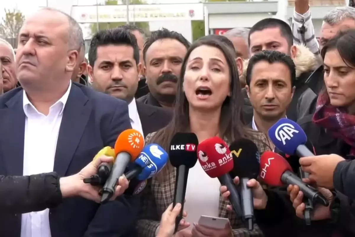 Demirtaş'tan yeni mesaj: Milletvekilleri riskleri göze alarak İmralı'ya gitmelidir
