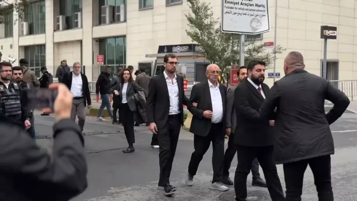 Ekrem İmamoğlu'nun babası ve oğlu ifade veriyor