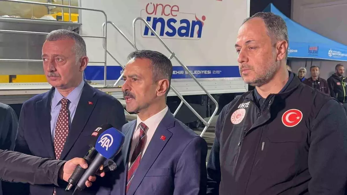 Kocaeli'deki Bina Yıkımı Sonrası Risk Haritası Çalışmaları Sürüyor