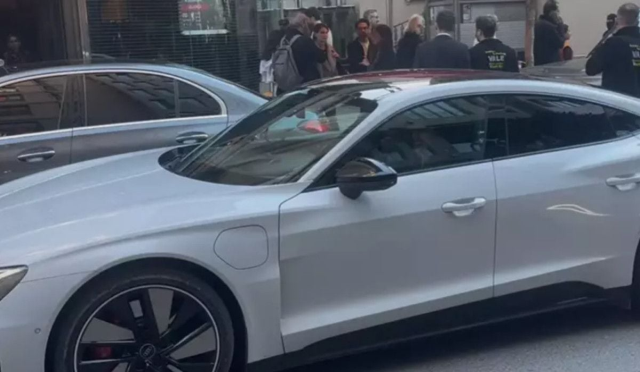 mehmet ali erbil in esi gulseren erbil den havuz 19223675 8399 m