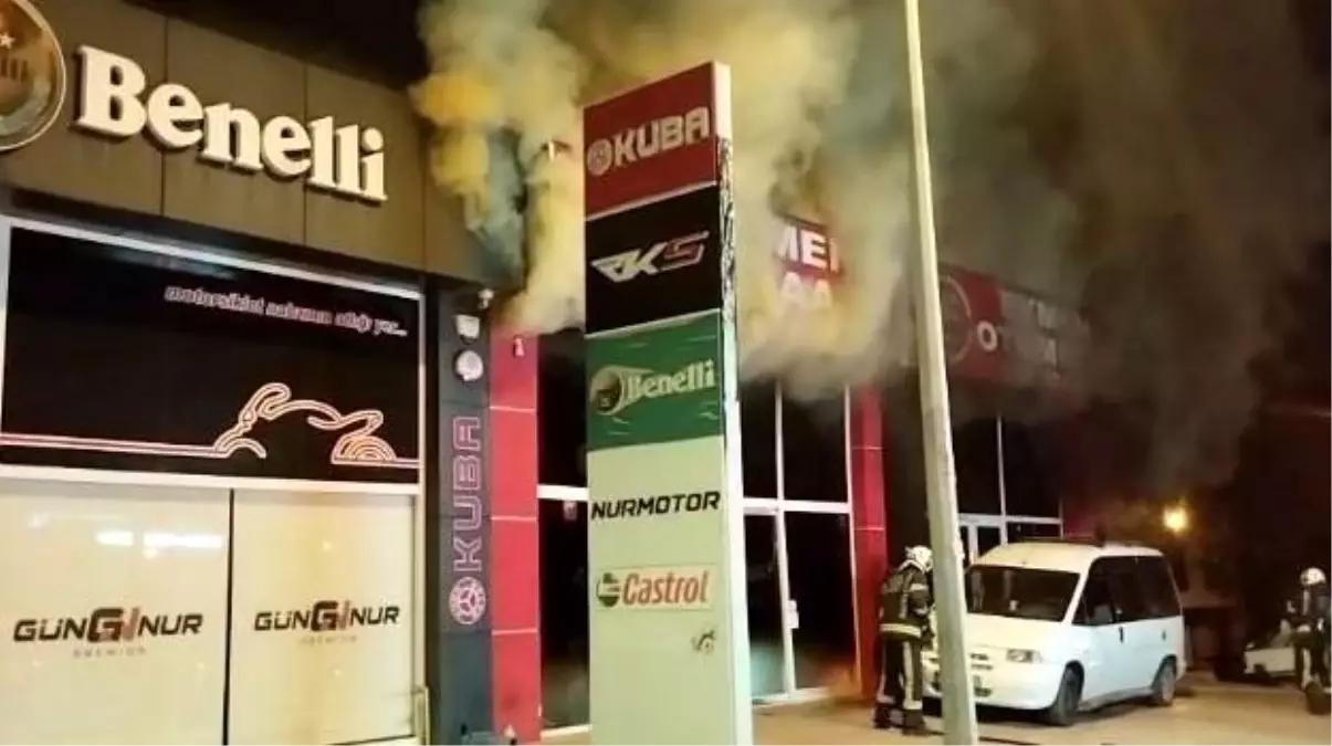 Denizli'de Oto Galerisi Kundaklandı: Cinayet Bağlantısı Araştırılıyor