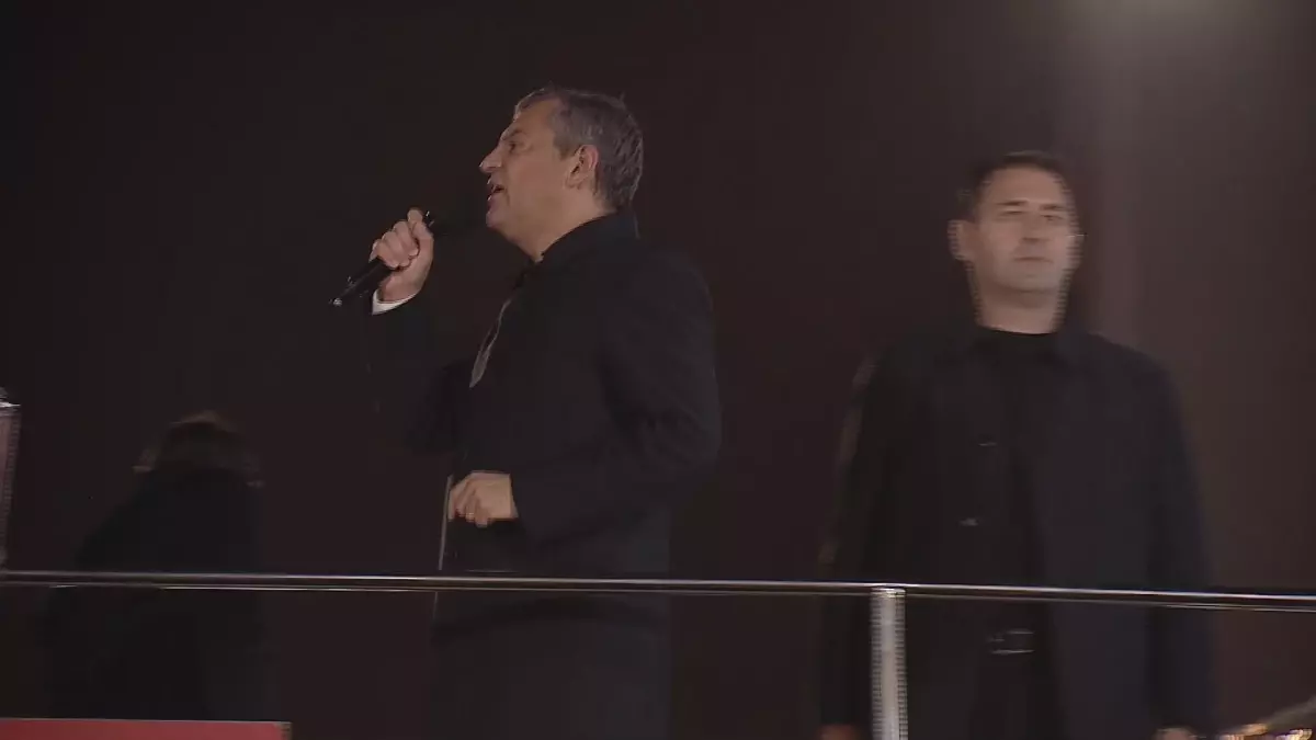 Özgür Özel Ümraniye'de konuştu