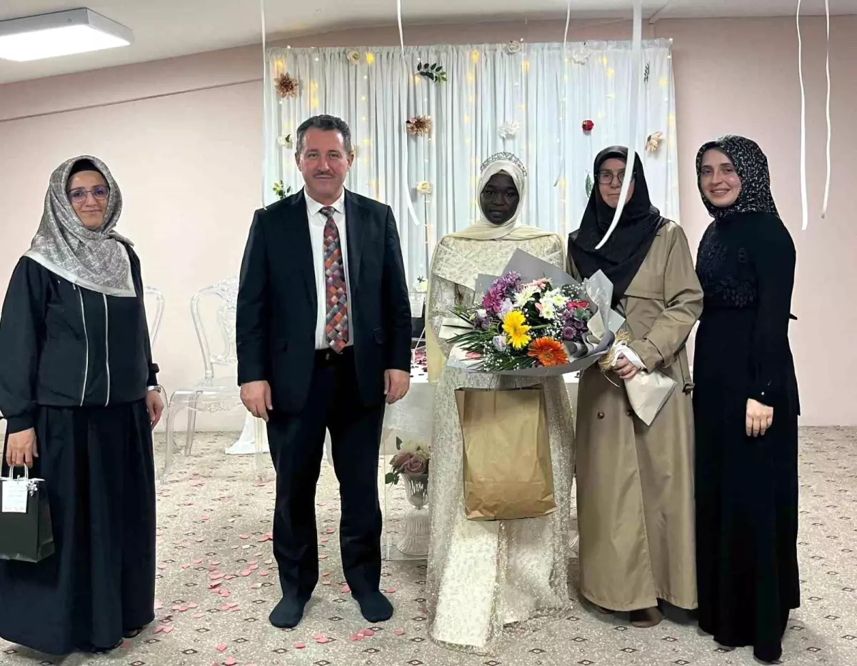 Sudanlı Öğrenci Asma Yousif Osman Ali, 8 Ayda Hafız Oldu