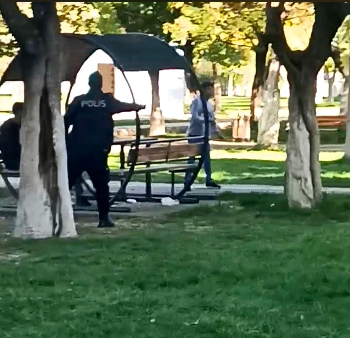 Siirt'te Zihinsel Engelli Genç Bıçakla Saldırdı